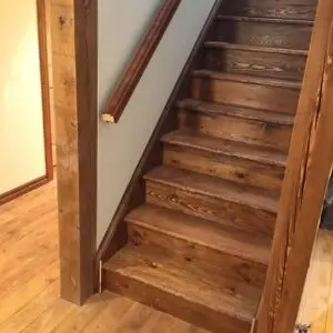 Marches de style carré en pin rouge 12 po